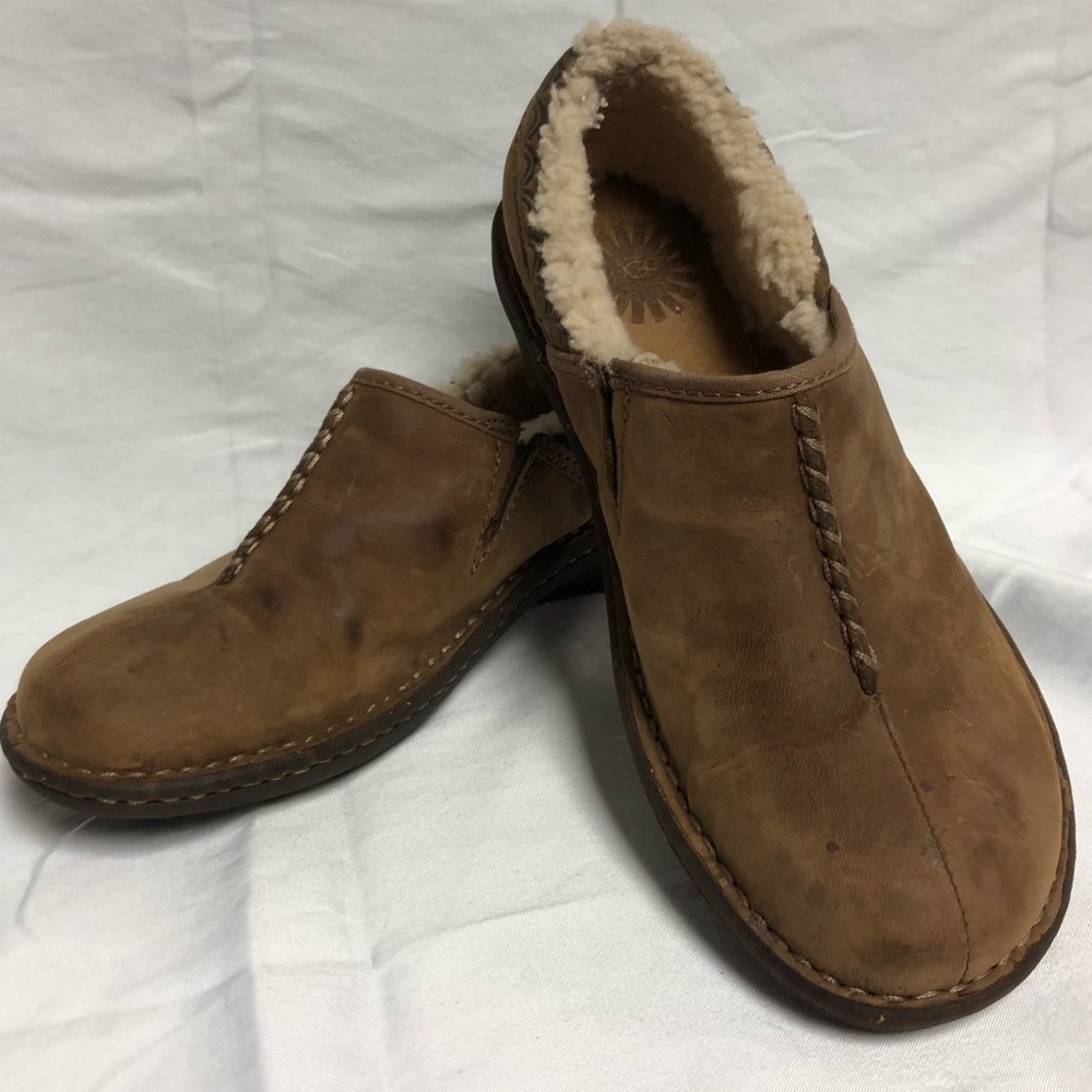 UGG Women cold weather slip one, size 7